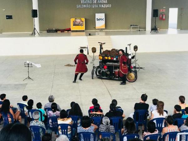 Público lota Teatro de Arena do Sesc para assistir o espetáculo 