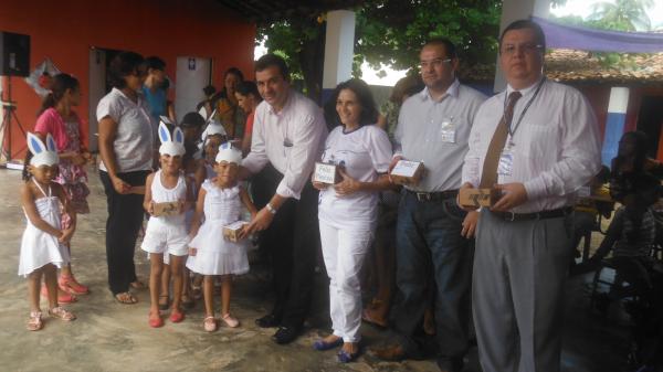  Alunos e professores da Escola Municipal Hercília Camarço celebram semana da Páscoa.(Imagem:FlorianoNews)