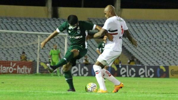 No jogo de ida, vitória do River-PI sobre o Goiás por 2 a 1 no estádio Albertão.(Imagem:Renan Morais/GloboEsporte.com)