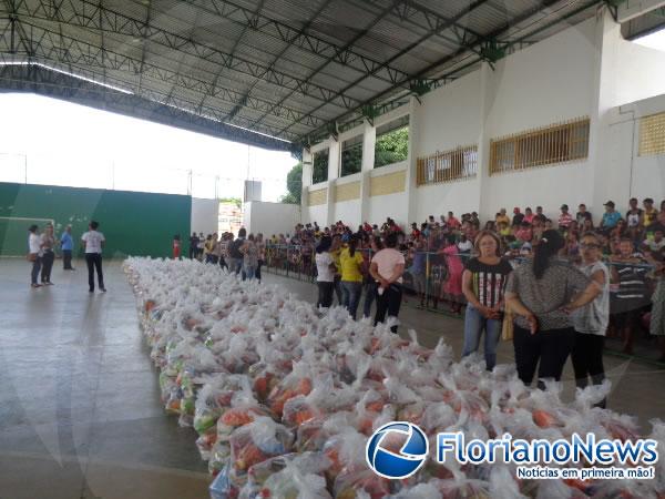 Município de Floriano distribui 2 mil cestas básicas na Páscoa a famílias carentes.(Imagem:FlorianoNews)