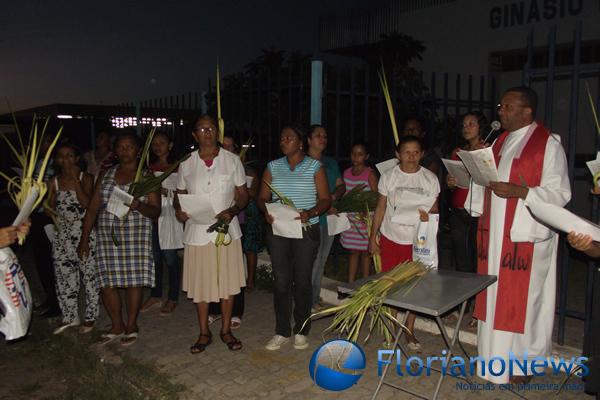 Católicos comemoram Domingo de Ramos. (Imagem:FlorianoNews)