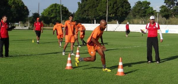 Treinos passam a ser alternados em tático e técnico (com bola) e físico em dois turnos.(Imagem: Erica Paz/River A.C.)