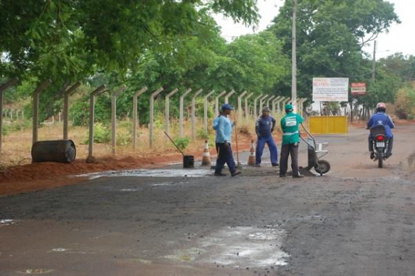 Secretaria de Infraestrutura realiza Operação Tapa Buracos em Floriano.(Imagem:Waldemir Miranda)