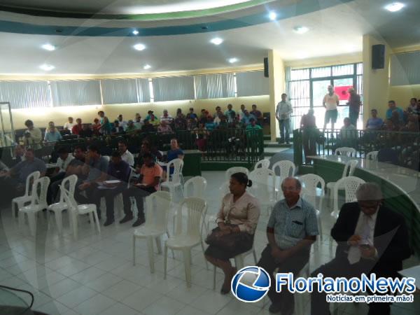 Audiência pública debate direitos de trabalhadores no extrativismo da carnaúba.(Imagem:FlorianoNews)