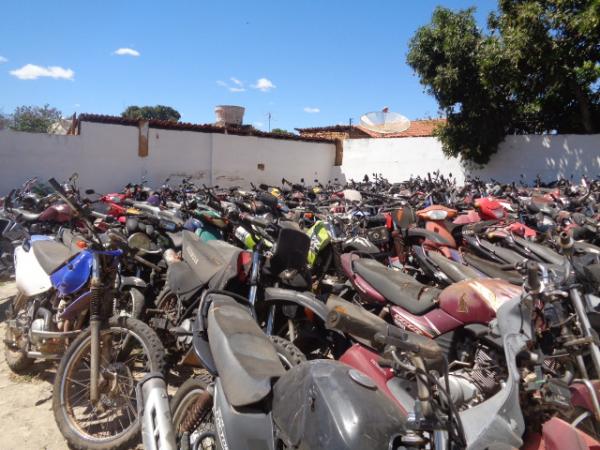 DETRAN realiza leilão de veículos e sucatas em Floriano.(Imagem:FlorianoNews)