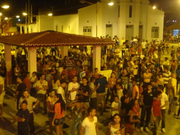 Multidão prestigiou festa de posse do prefeito Gleydson Resende.(Imagem:FlorianoNews)