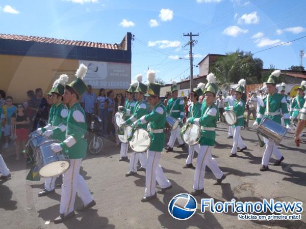 Colégio Industrial celebra 46 anos de fundação com desfile cívico. (Imagem:FlorianoNews)