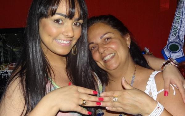 Mulher Melancia e a mãe, Carmen: cada uma com seu anel personalizado.(Imagem:Divulgação)