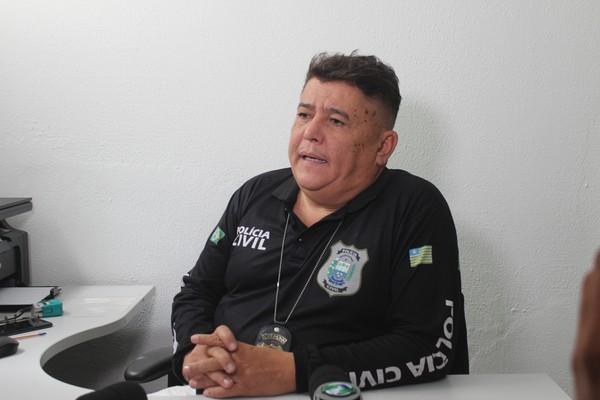 Delegado Sérgio Alencar, titular do 1º Distrito Policial, investiga o caso.(Imagem:Gilcilene Araújo/G1)