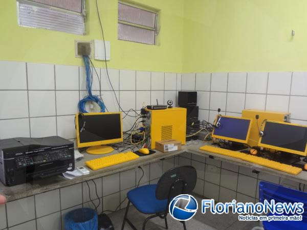 Unidade Escolar Bucar Neto ganha novo laboratório de informática.(Imagem:FlorianoNews)