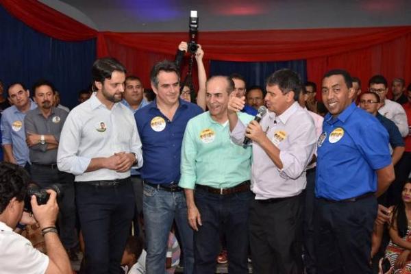 Francisco Costa e Mainha lançam campanhas com Wellington e senadores em Floriano.(Imagem:FlorianoNews)