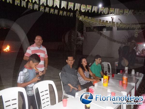 Colaboradores da Cajueiro Motos participam arraiá junino em Floriano.(Imagem:FlorianoNews)