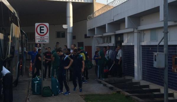 Embarque do Palmeiras no aeroporto de Goiânia.(Imagem:Marcelo Hazan)