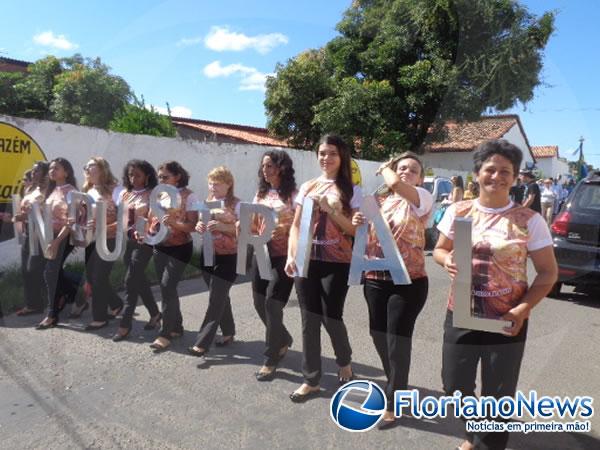 Colégio Industrial celebra 46 anos de fundação com desfile cívico. (Imagem:FlorianoNews)