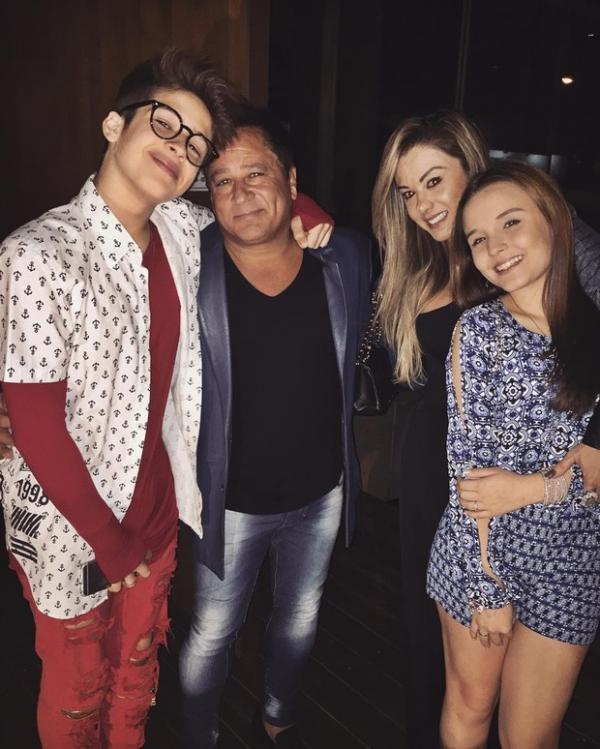 João Guilherme, Leonardo, Poliana Rocha e Larissa Manoela.(Imagem:Reprodução / Instagram)