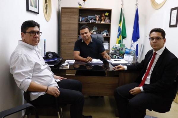 Secretários fazem reunião emergencial para saber se ataques partem de presídios.(Imagem:Cidadeverde.com)