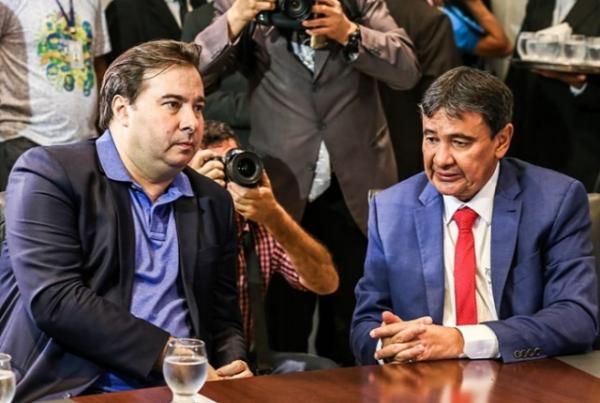 Rodrigo Maia chega ao Piauí e se reúne com Wellington Dias e bancada federal.(Imagem:Roberta Aline)