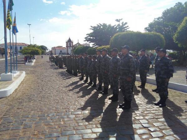 Comandante da PM de Floriano participa do aniversário de adesão do Piauí à independência do Brasil.(Imagem:3° BPM)