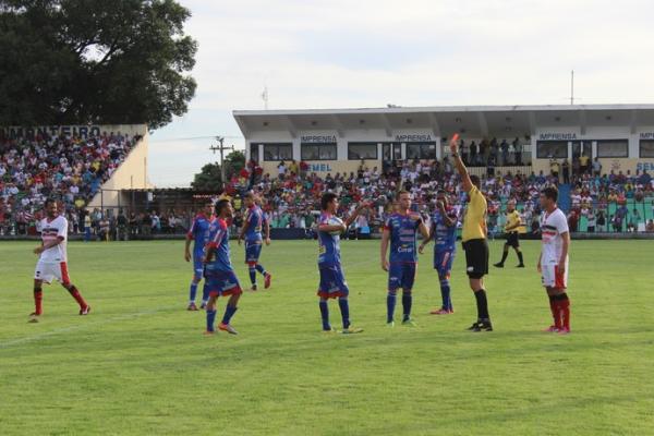 Enxuga Rato deve evitar desmanche. Fabiano e Vitor Recife permanecem no grupo.(Imagem:Emanuele Madeira)