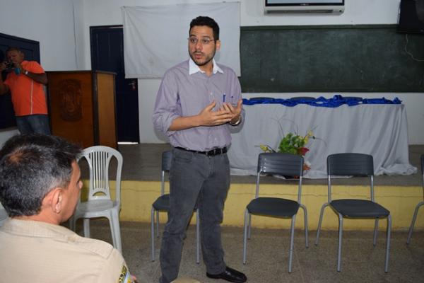 Autoridades se reúnem para discutir a segurança no carnaval de Floriano.(Imagem:Waldemir Miranda)