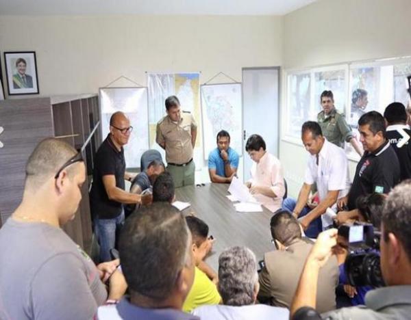 Governo e comando fazem reunião de emergência para evitar greve na PM.(Imagem:Cidadeverde.com)