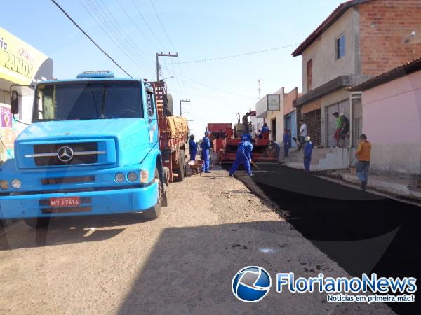 Rua Paulo Ramos, em Barão de Grajaú, recebe pavimentação asfáltica.(Imagem:FlorianoNews)