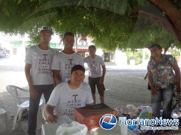 Grupo de jovens realiza bazar beneficente no centro de Floriano.(Imagem:FlorianoNews)