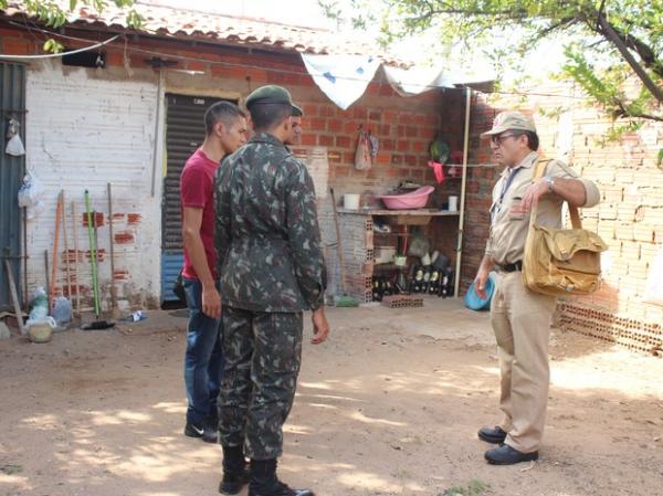 Militares do Exército vão realizar trabalho educativo nas casas.(Imagem:Catarina Costa/G1 PI)