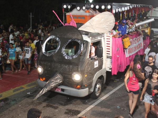 Caminhão do mosquito em Teresina.(Imagem:Ellyo Teixeira/G1)