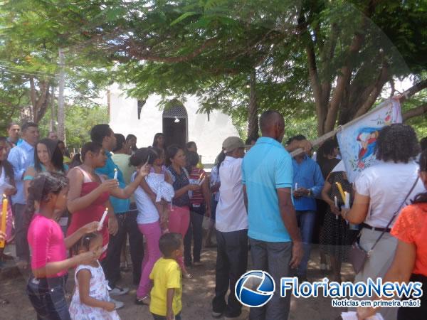 Fieis participaram do encerramento de N. Srª do Desterro na comunidade Araçás.(Imagem:FlorianoNews)