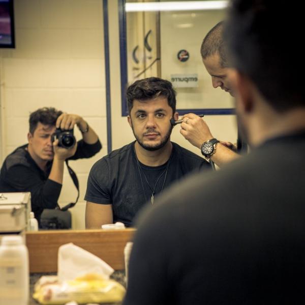 Cristiano Araújo nos bastidores de um show.(Imagem:Flaney Gonzallez/Divulgação)