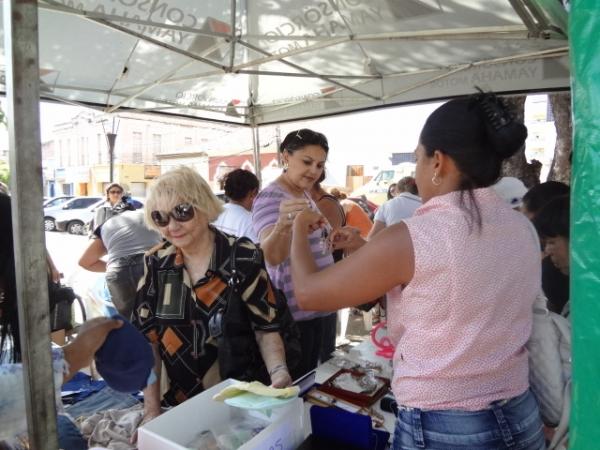 Rotary Club faz bazar beneficente em Floriano.(Imagem:FlorianoNews)