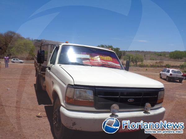 Carro autorizado pela Justiça Eleitoral para transporte de eleitores.(Imagem:FlorianoNews)