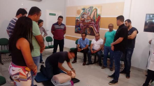 Médicos de Floriano participam de treinamento em reanimação cardiopulmonar.(Imagem:FlorianoNews)