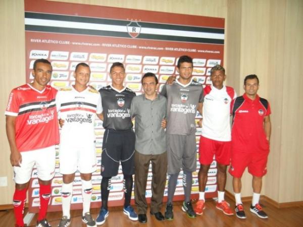 River-PI apresenta novos uniformes para temporada 2015.(Imagem:Mirton de Paula)