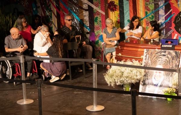 De Cláudia Raia a Xuxa, famosos se despedem de Jorge Fernando no Rio.(Imagem:Divulgação)