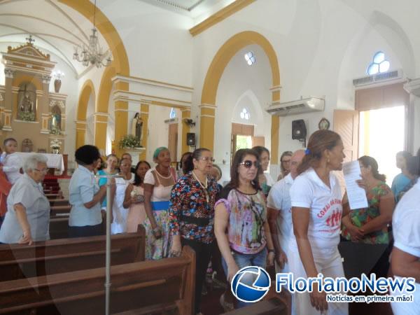 Fiéis participaram da Procissão do Senhor Ressuscitado em Floriano.(Imagem:FlorianoNews)