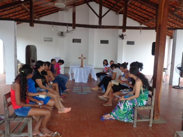 Igreja de Santa Cruz sedia formação inicial para catequese.(Imagem:FlorianoNews)