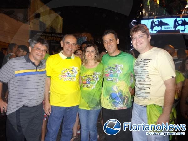 Deputado Gustavo Neiva caiu na folia no carnaval de Floriano.(Imagem:FlorianoNews)