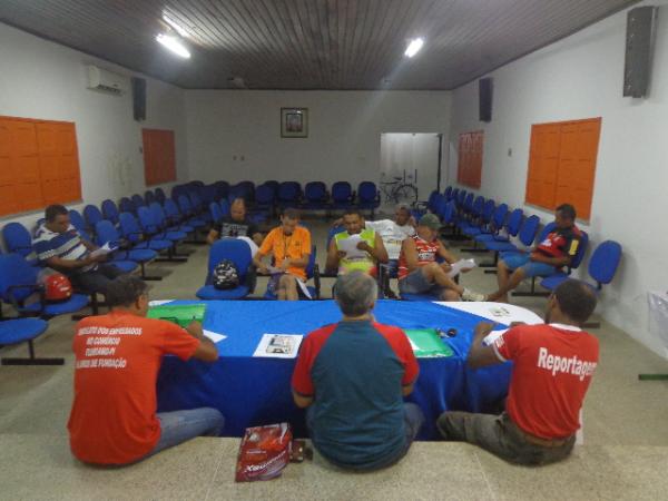 Dirigentes de equipes do Campeonato de Futebol Amador participaram de reunião da LFF.(Imagem:FlorianoNews)