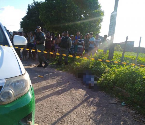 Homem foi assassinado enquanto caminhava por ruas da Vila Meio Norte, na Zona Leste de Teresina(Imagem:Reprodução)