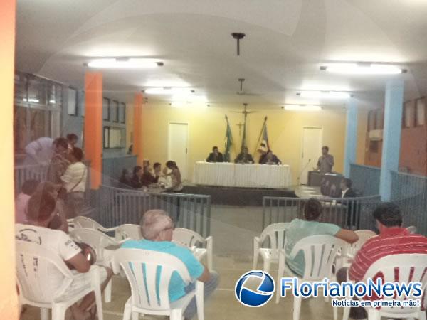 Sessão na Câmara de Barão de Grajaú discute Lei Orçamentária para pagar os ônibus .(Imagem:FlorianoNews)