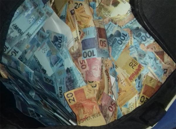 Polícia encontra R$ 3 milhões em notas falsas dentro de apartamento na zona Leste.(Imagem:CidadeVerde.com)
