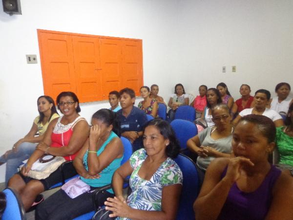 Secretaria de Educação realizou capacitação para merendeiras.(Imagem:FlorianoNews)