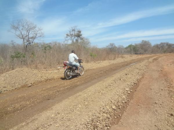 Prefeitura visita obras de recuperação em estradas.(Imagem:FlorianoNews)