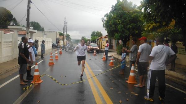 Polícia Militar de Floriano realizou a Corrida da Fogueira.(Imagem:FlorianoNews)