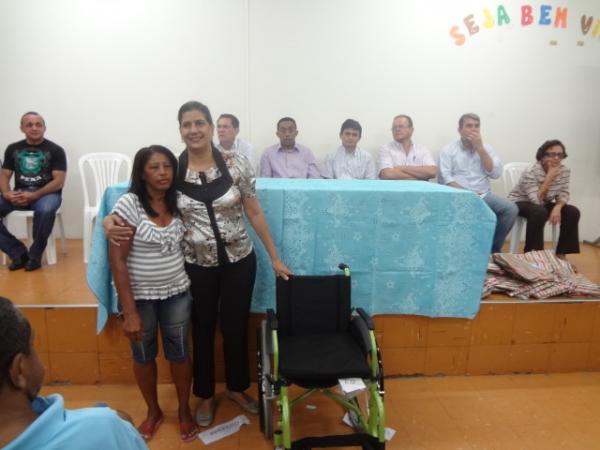 Realizada a entrega de cadeiras de rodas em Floriano.(Imagem:FlorianoNews)