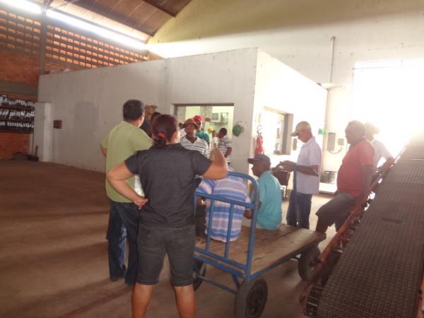  Agricultores reclamam de atendimento na CONAB de Floriano.(Imagem:FlorianoNews)