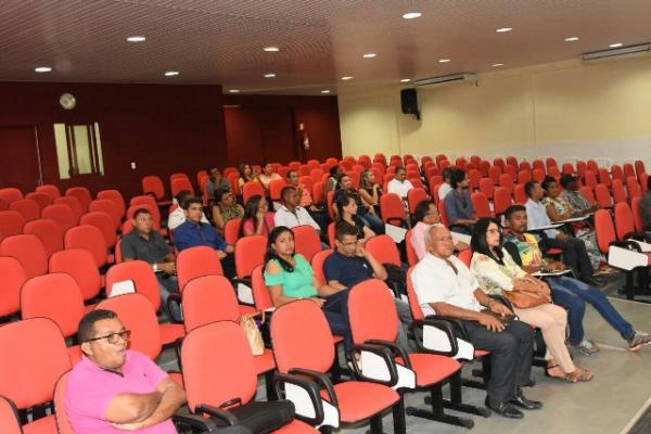 Encontro realizado em Floriano discute ações da agricultura familiar.(Imagem:SECOM)