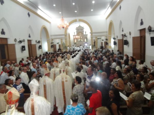 Comemorado os 25 anos de ordenação sacerdotal de Dom Valdemir.(Imagem:FlorianoNews)